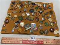 LARGE COLLECTION OF PINS AND BUTTONS