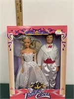 1995 FASHION CORNER BRIDE AND GROOM DOLL SET NIB