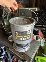 Stumpy Floater Galvanized Minnow Bucket