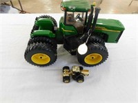 J. Deere 9620 tractor (2004 Collector Ed) w/box