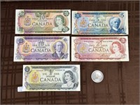 Lot of Canadian Paper Money & Bicentennial Coin