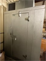 Comercial Grade Freezer W/ Metal Shelves