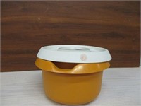 Tupperware Bowl With Spout & Lid