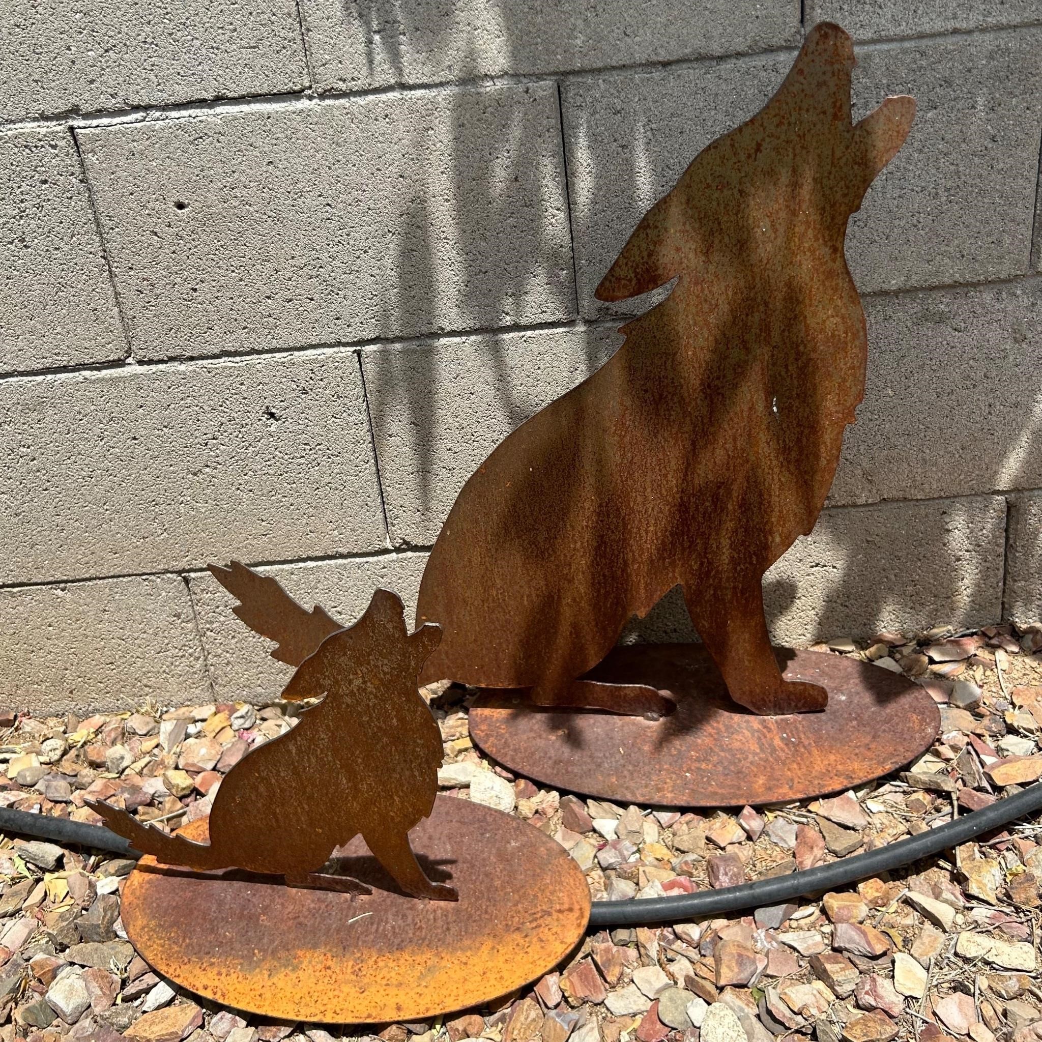 2 Howling Coyotes Metal Lawn Art