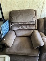 RECLINER CHAIR