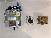 Vintage Pair of Capacitor's & Ohmite Control Knob