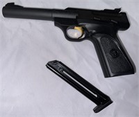 Buck Mark 22 Automatic Pistol w/clip & case