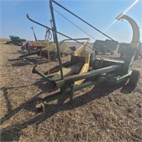 JD 35 Pull type chopper w/ 2 Row Cornhead