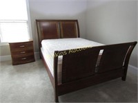 Bedroom Set (Queen includes mattress set))