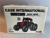 Ertl 1/16 Case IH Maxxum 5250 MFD Tractor