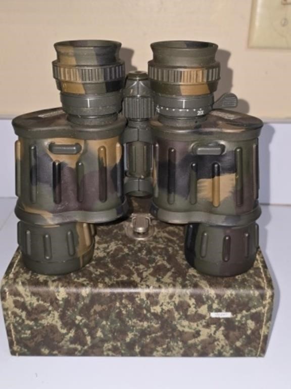 Simmons Fully Coated Optics Binoculars & Case