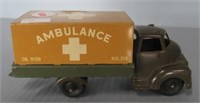Plastic and tin vintage ambulance. Measures: 5"