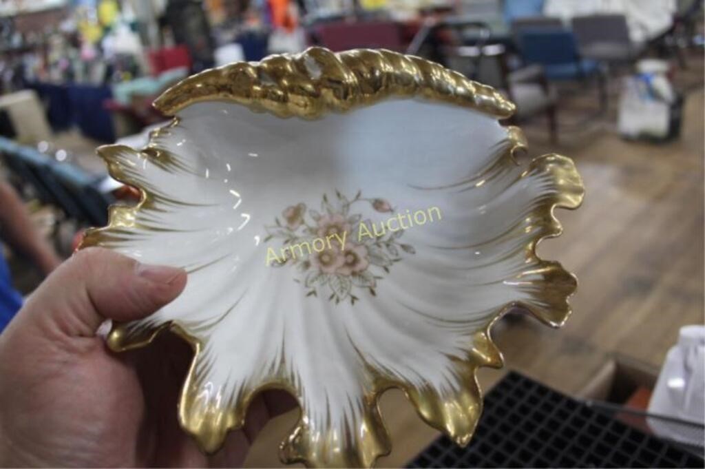 GOLD DECORATED PORCELAIN SHELL COMPOTE