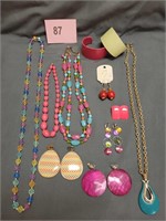 Assortment of Ladies Spring/Summer Fashion Jewelry