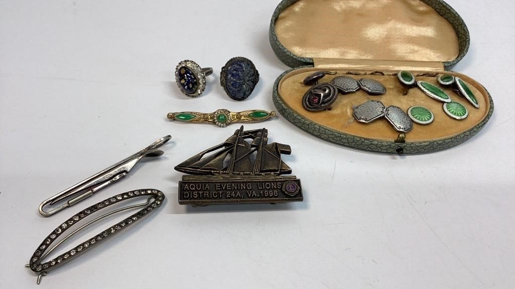 Vintage jewelry buttons, tie tack, Lions pin,