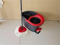 Mop and mop bucket