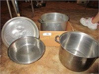 Box lot-stock pots and 1 has strainer