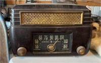 Vintage General Electric  Tube Radio