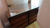 8 Drawer Dresser w/Protective Glass & Mirror