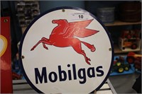MOBILGAS PORCELAIN ROUND METAL SIGN
