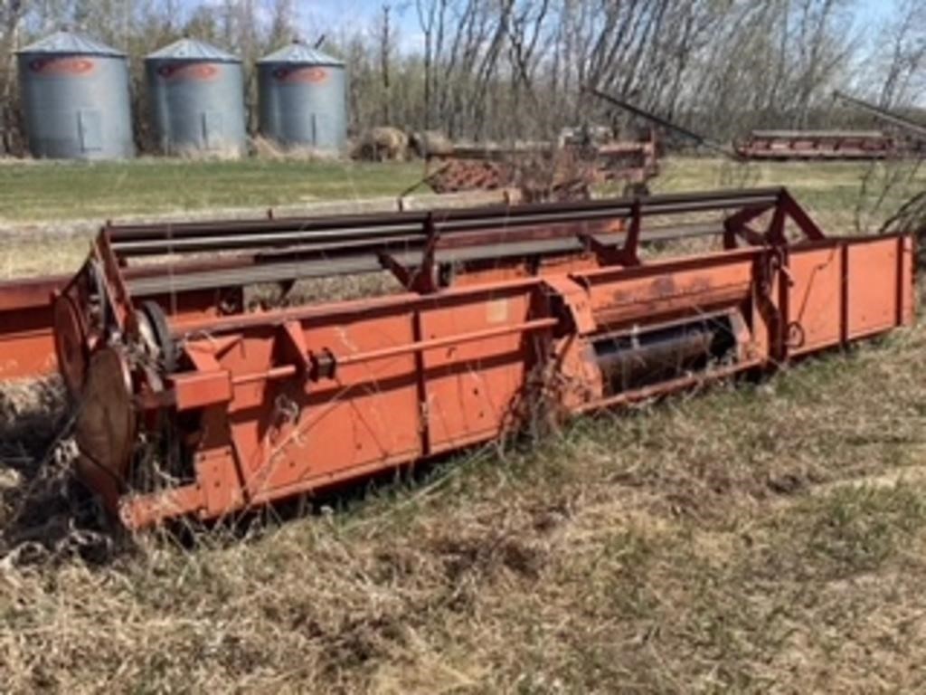 Massey 22Ft straight cut table complete and one