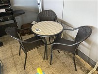 28" ROUND BISTRO TABLE W/ 3 CHAIRS