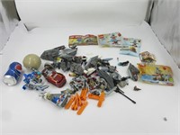 Pieces et petits vaisseaux de bloc LEGO