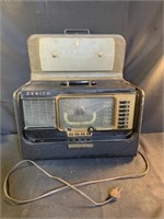 Zenith Trans Oceanic vintage radio in case not