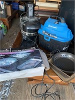 Misc lot - shop vac, juicer, rice cooker and more