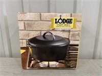 Lodge Cast Iron 5 Quart Dutch Oven