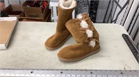 UGG boots size 8 like NEW