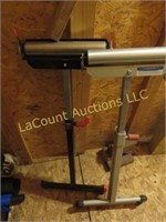 2 material roller stands