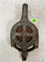 NEY BARN PULLEY WITH CAST IRON FRAME & WOOD WHEEL