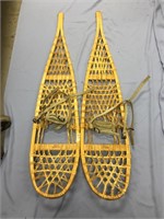 Pair of Snowshoes made by Vermont tubbs size is 10
