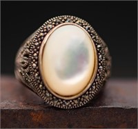 Sterling Silver & Mother Of Pearl Ring Size 7 1/4
