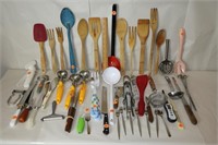 Lot of Assorted Kitchen Utensils & Tools