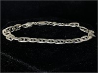 Sterling Silver Chain Bracelet 
3.5 inches