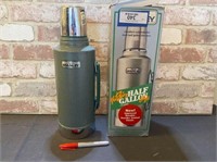 ALADDIN STANLEY STEEL THERMOS - 1/2 GALLON