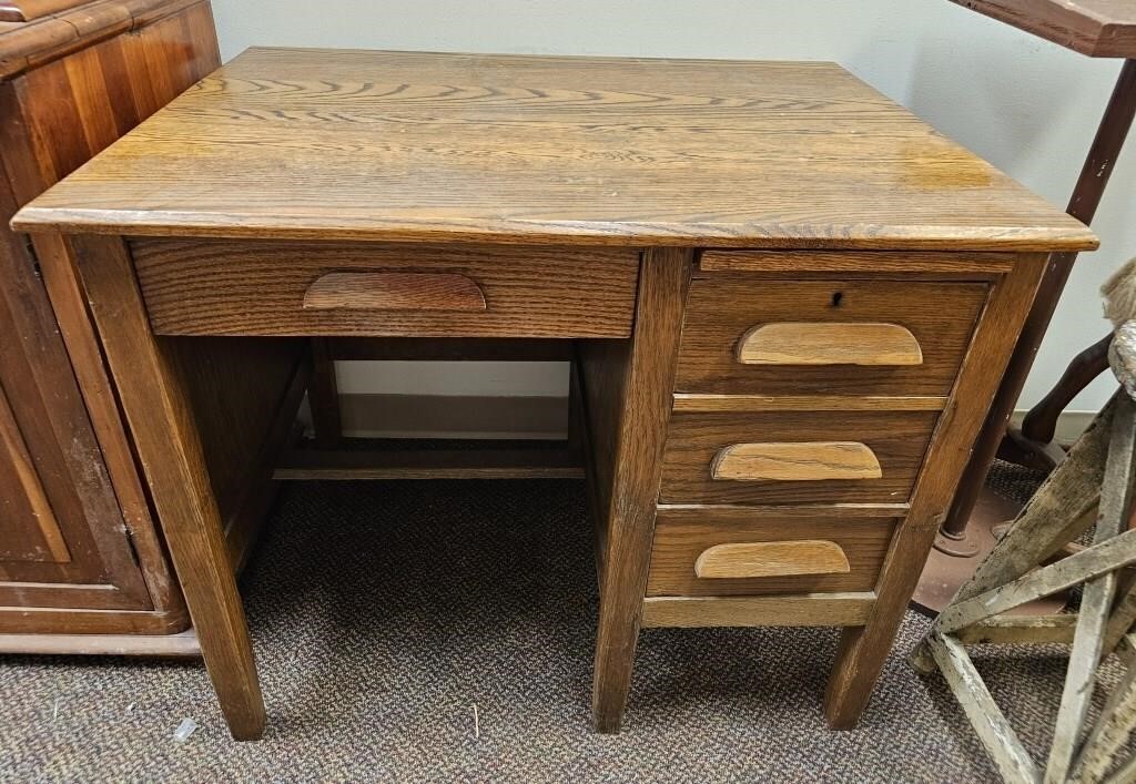 Antique Oak Desk- 35x26x30