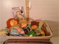 18 gallon tote with Cabbage Patch Dolls & more