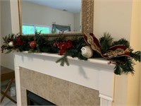CHRISTMAS GARLAND WITH BOWS AND BALL ORNAMENTS