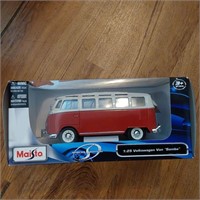 Maisto 1:25 scale Volkswagen van iob