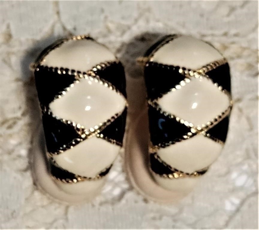 Vintage Black and White Enamel CLip On Earrings