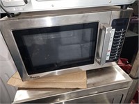 COMMERCIAL AMANA MICROWAVES