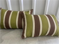 2 Outdoor Toss Pillows