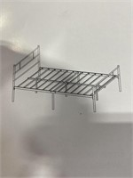 UNKNOWN BRAND/ SIZE BEDFRAME