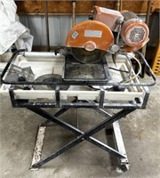 Chicago 10" tile saw with tray