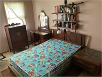 (3) Pc Antique Bedroom Set - Full Bed, Dresser w/