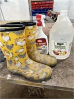 yellow chicken rain boots size 9