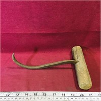 Iron Pulp Hook (Antique) (3" x 9 1/4" x 6 1/2")